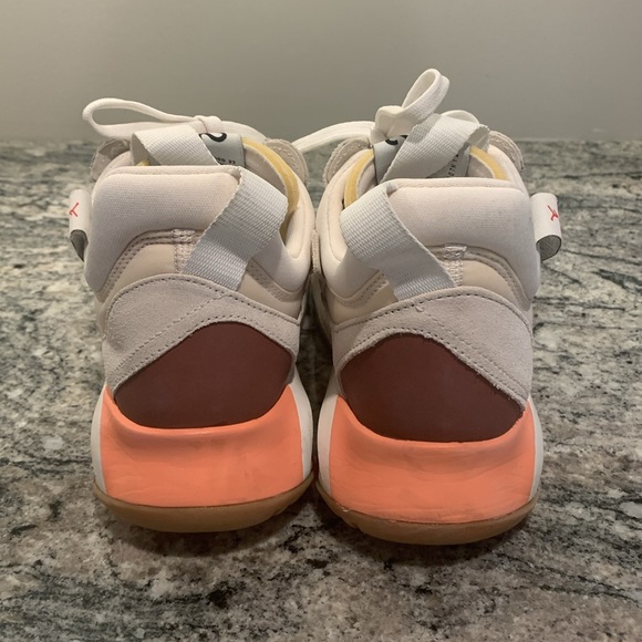 Women’s Jordan MA2 SP - Picture 10 of 16